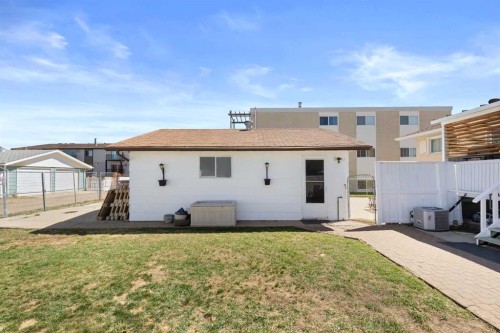 34 Campbell Crescent Se, Medicine Hat, AB - Outdoor