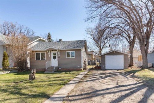 640 Centre Street  Brooks, AB T1R 0M7