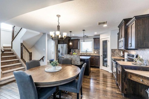8 Terrace Circle Ne, Medicine Hat, AB - Indoor Photo Showing Dining Room