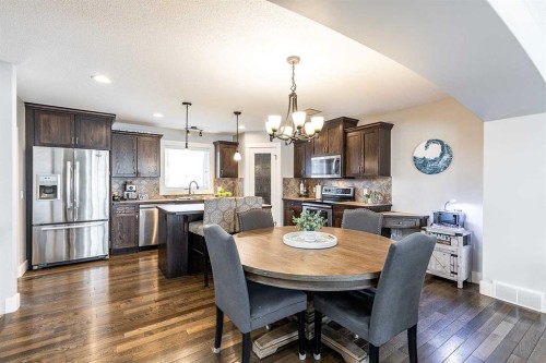 8 Terrace Circle Ne, Medicine Hat, AB - Indoor Photo Showing Dining Room