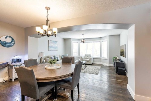 8 Terrace Circle Ne, Medicine Hat, AB - Indoor Photo Showing Dining Room
