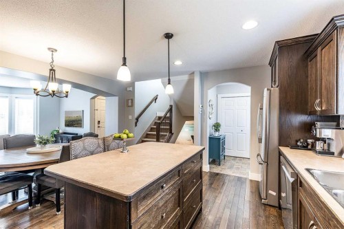 8 Terrace Circle Ne, Medicine Hat, AB - Indoor Photo Showing Kitchen