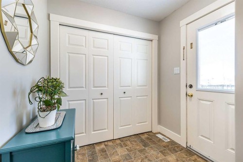 8 Terrace Circle Ne, Medicine Hat, AB - Indoor Photo Showing Other Room