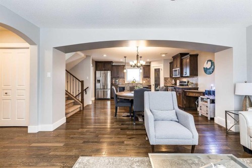 8 Terrace Circle Ne, Medicine Hat, AB - Indoor Photo Showing Living Room