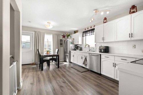 241 Upland Boulevard West, Brooks, AB - Indoor Photo Showing Kitchen