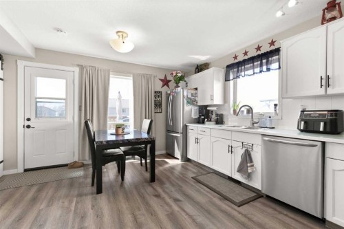 241 Upland Boulevard West, Brooks, AB - Indoor Photo Showing Kitchen