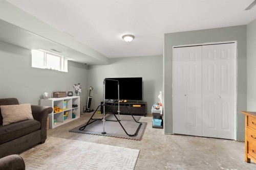 241 Upland Boulevard West, Brooks, AB - Indoor