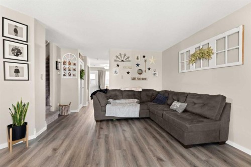 241 Upland Boulevard West, Brooks, AB - Indoor Photo Showing Living Room
