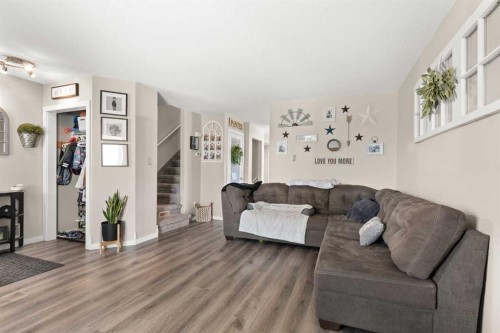 241 Upland Boulevard West, Brooks, AB - Indoor Photo Showing Living Room