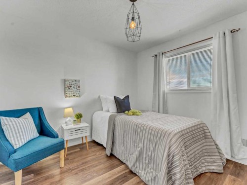 280 Northlands Pointe Ne, Medicine Hat, AB - Indoor Photo Showing Bedroom