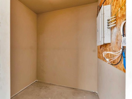 280 Northlands Pointe Ne, Medicine Hat, AB - Indoor Photo Showing Other Room