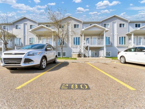 280 Northlands Pointe Ne, Medicine Hat, AB - Outdoor With Facade
