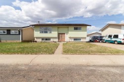 998 17 Street NEMedicine Hat, AB T1C 1M6