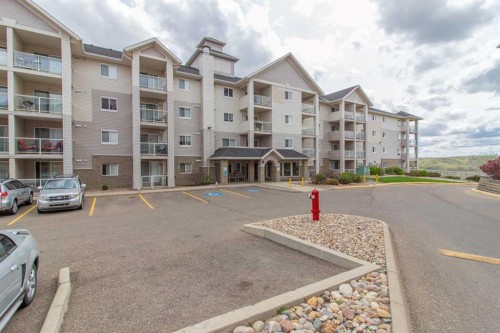 418-1616 Saamis Drive NW Medicine Hat, AB T1C 4X2