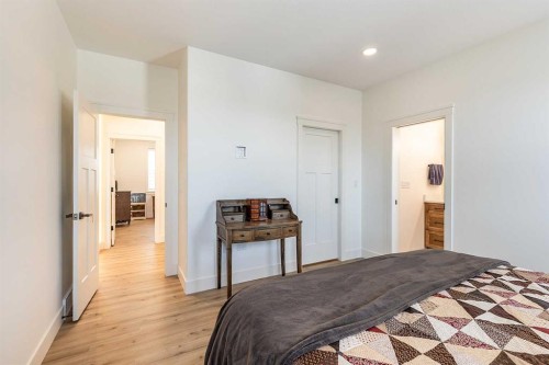 480 7 Street, Dunmore, AB - Indoor Photo Showing Bedroom