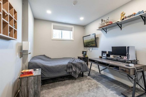 480 7 Street, Dunmore, AB - Indoor Photo Showing Bedroom