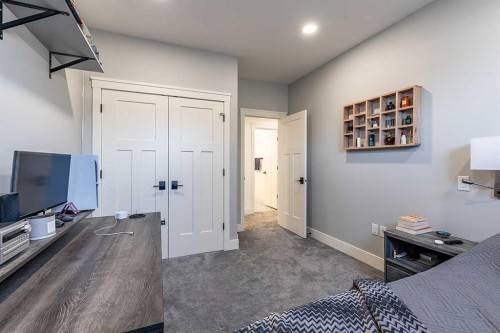 480 7 Street, Dunmore, AB - Indoor