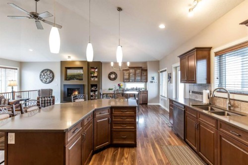 207 Hamptons Way Se, Medicine Hat, AB - Indoor Photo Showing Kitchen With Double Sink