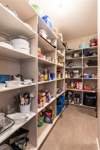 207 Hamptons Way Se, Medicine Hat, AB - Indoor With Storage