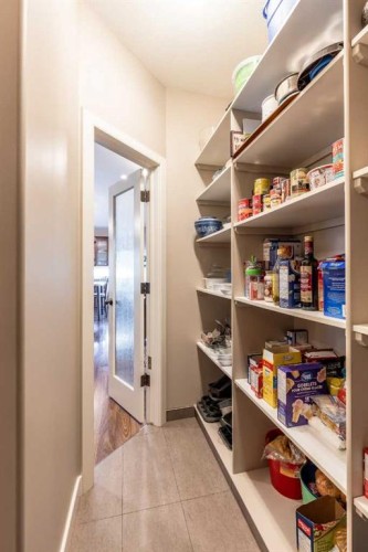207 Hamptons Way Se, Medicine Hat, AB - Indoor With Storage
