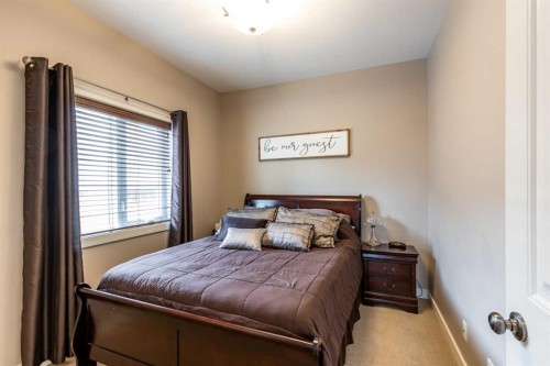 207 Hamptons Way Se, Medicine Hat, AB - Indoor Photo Showing Bedroom