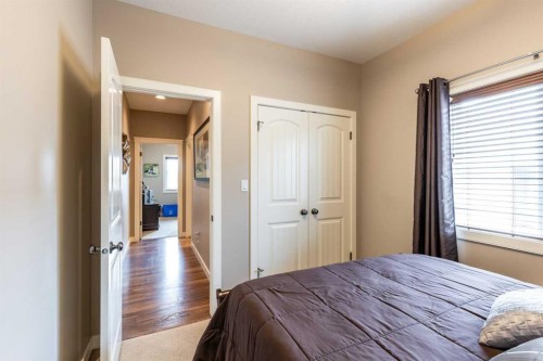 207 Hamptons Way Se, Medicine Hat, AB - Indoor Photo Showing Bedroom