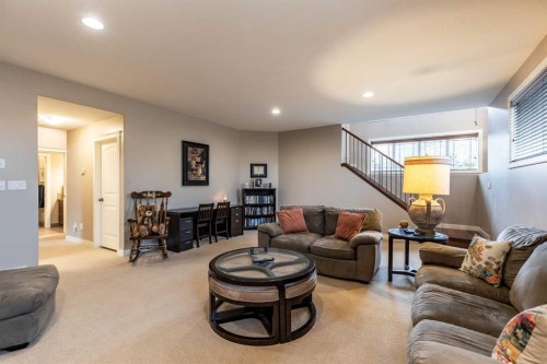207 Hamptons Way Se, Medicine Hat, AB - Indoor Photo Showing Other Room