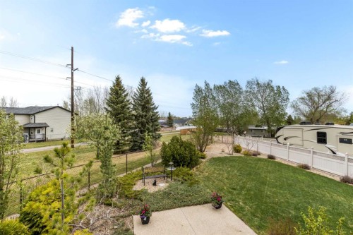 207 Hamptons Way Se, Medicine Hat, AB - Outdoor