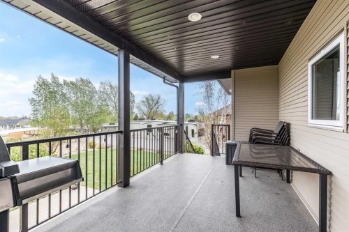 207 Hamptons Way Se, Medicine Hat, AB - Outdoor With Deck Patio Veranda With Exterior