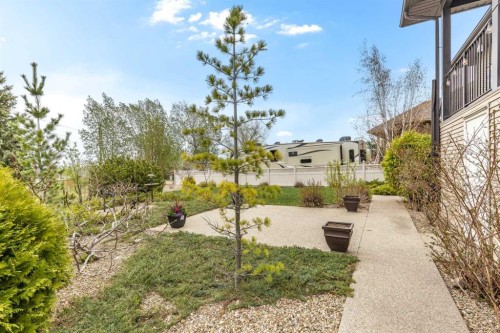207 Hamptons Way Se, Medicine Hat, AB - Outdoor