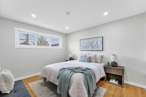 212 11 Street Ne, Medicine Hat, AB - Indoor Photo Showing Bedroom