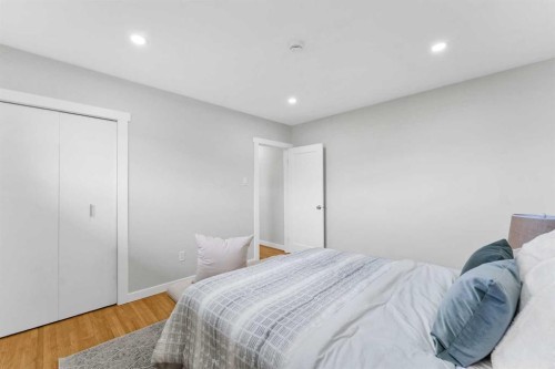 212 11 Street Ne, Medicine Hat, AB - Indoor Photo Showing Bedroom