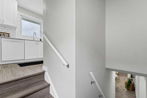 212 11 Street Ne, Medicine Hat, AB - Indoor Photo Showing Other Room