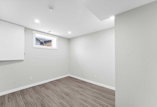 212 11 Street Ne, Medicine Hat, AB - Indoor Photo Showing Other Room