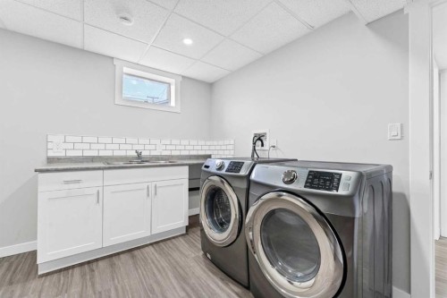 212 11 Street Ne, Medicine Hat, AB - Indoor Photo Showing Laundry Room