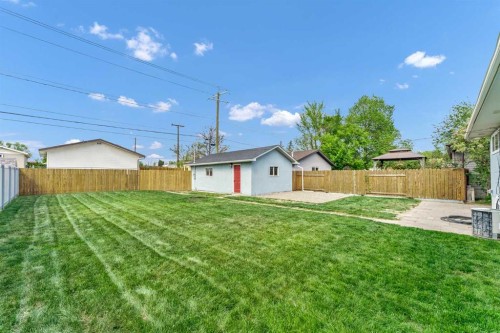 212 11 Street Ne, Medicine Hat, AB - Outdoor