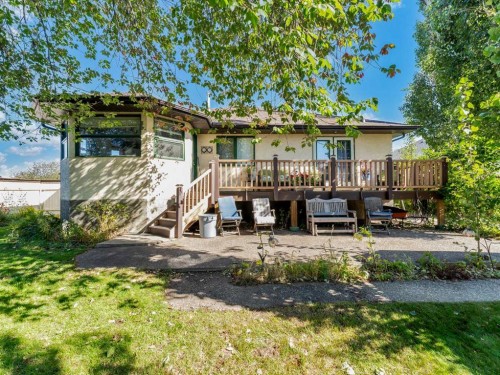 4 Turner Boulevard Se, Medicine Hat, AB - Outdoor With Deck Patio Veranda