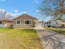 166 Mitchell Crescent NWMedicine Hat, AB T1A 6V4