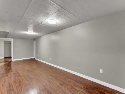 166 Mitchell Crescent Nw, Medicine Hat, AB - Indoor Photo Showing Other Room