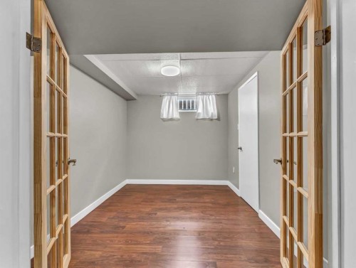 166 Mitchell Crescent Nw, Medicine Hat, AB - Indoor Photo Showing Other Room