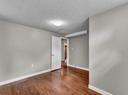 166 Mitchell Crescent Nw, Medicine Hat, AB - Indoor Photo Showing Other Room