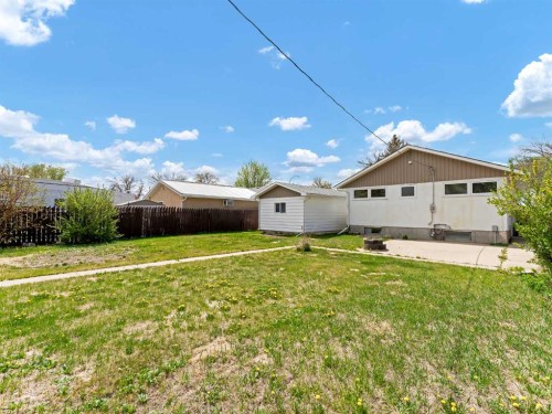 166 Mitchell Crescent Nw, Medicine Hat, AB - Outdoor
