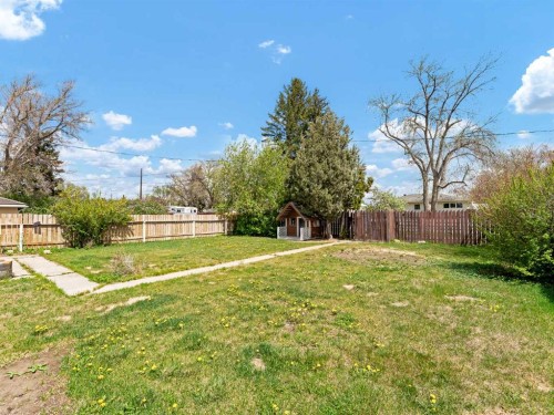 166 Mitchell Crescent Nw, Medicine Hat, AB - Outdoor