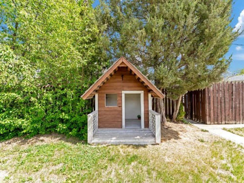 166 Mitchell Crescent Nw, Medicine Hat, AB - Outdoor