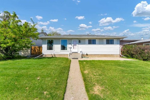 10 Hayward Court NE Medicine Hat, AB T1C 1E2
