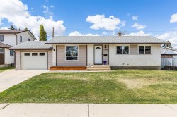 1384 10 Avenue NEMedicine Hat, AB T1A 6G3