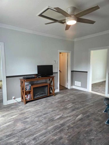 206 1 Avenue East, Foremost, AB - Indoor