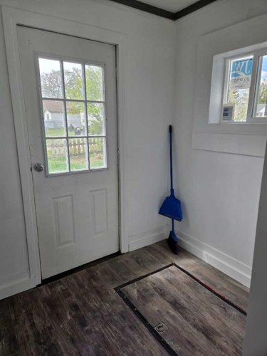 206 1 Avenue East, Foremost, AB - Indoor Photo Showing Other Room