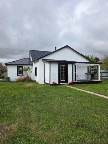 206 1 Avenue East, Foremost, AB - Outdoor