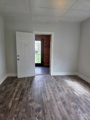 206 1 Avenue East, Foremost, AB - Indoor Photo Showing Other Room